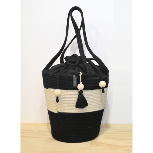 Pull string tote Black & Ivory